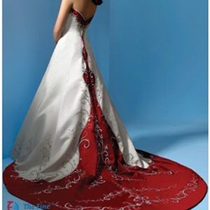 USED WEDDING DRESS SIZE 14 PRICA CAN BE NEGOTIATED